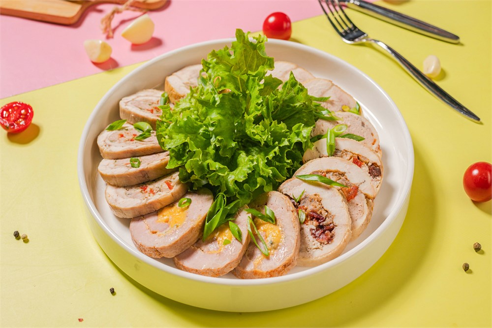 {{photo.Alt || photo.Description || 'Мясное ассорти'}}