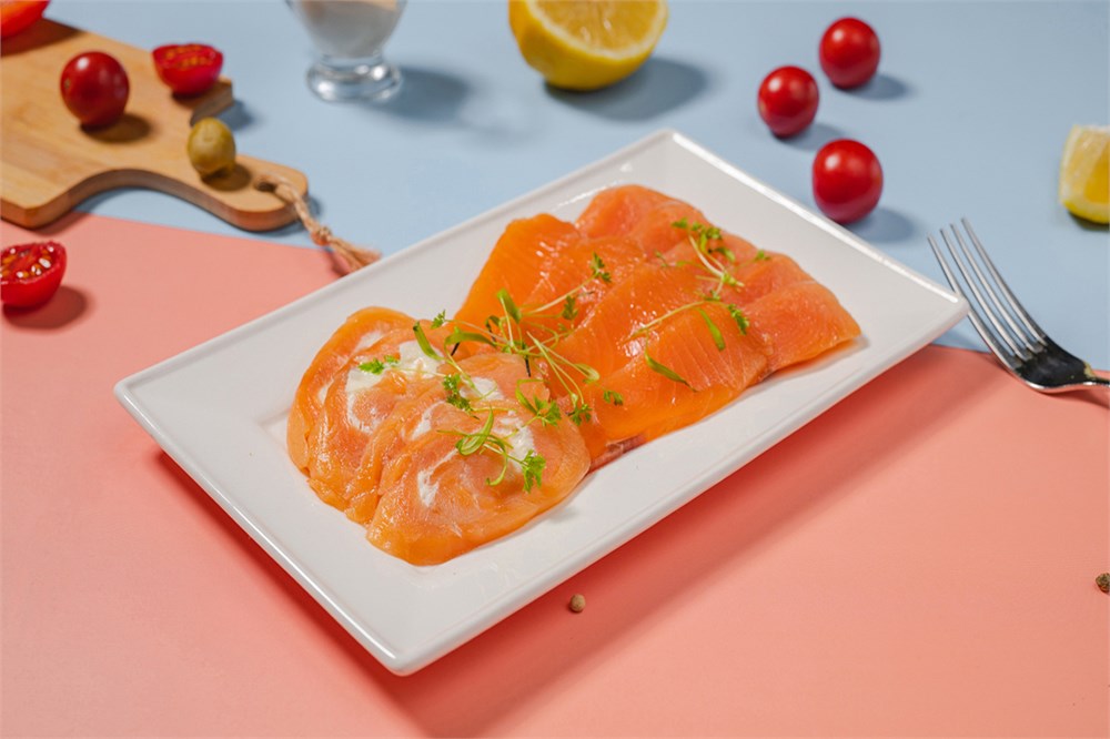 {{photo.Alt || photo.Description || 'Ассорти из красной рыбы'}}