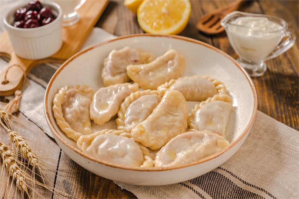 {{photo.Alt || photo.Description || 'Вареники с вишней замороженные, весовые'}}