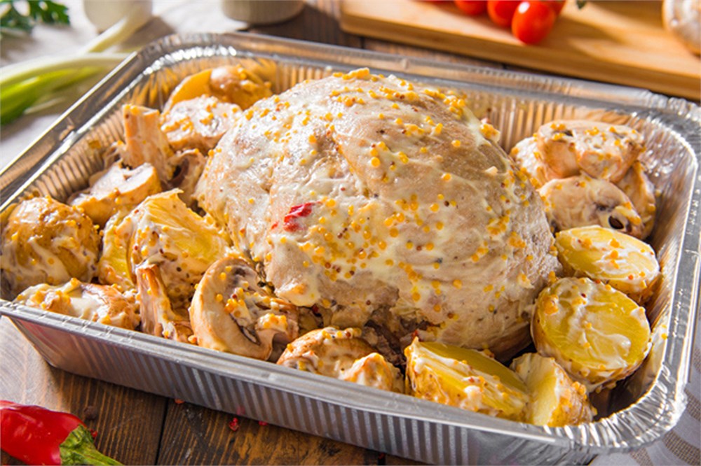 {{photo.Alt || photo.Description || 'Банкет-бокс со свиным окороком су-вид и овощами '}}