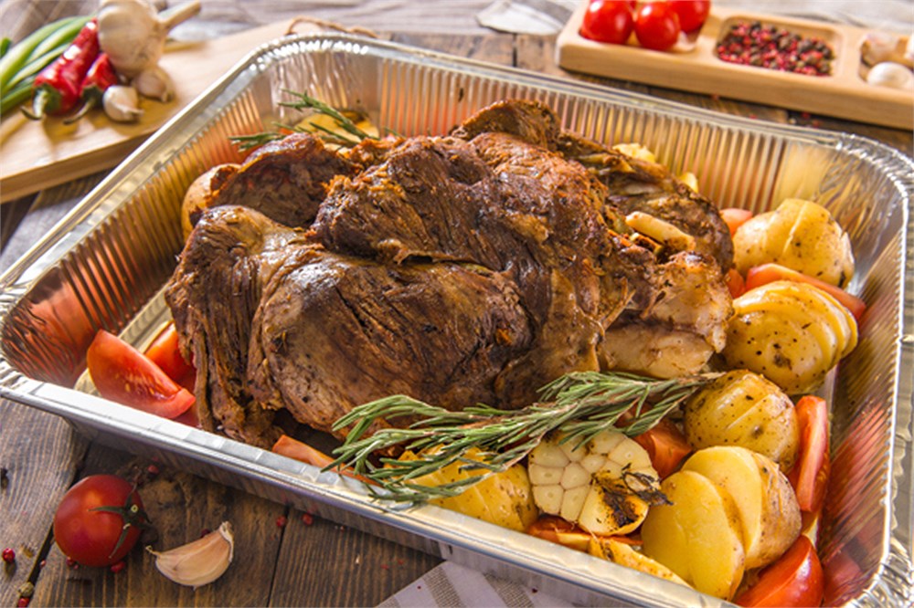 {{photo.Alt || photo.Description || 'Банкет-бокс с бараньей ножкой су-вид'}}