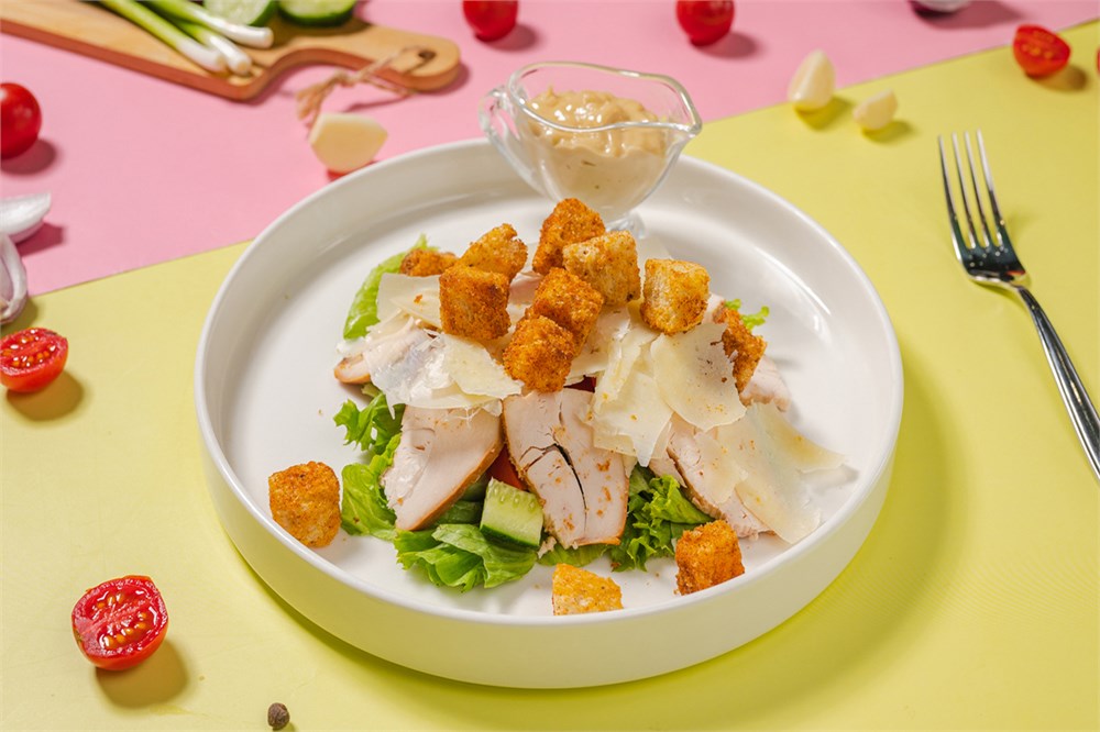 {{photo.Alt || photo.Description || 'Цезарь с курицей'}}