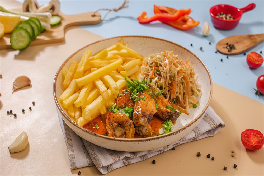 {{photo.Alt || photo.Description || 'Куриные крылышки в соусе терияки с картофелем фри '}}