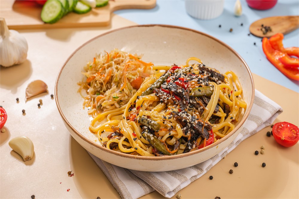 {{photo.Alt || photo.Description || 'Лапша рамен с говядиной и овощами '}}