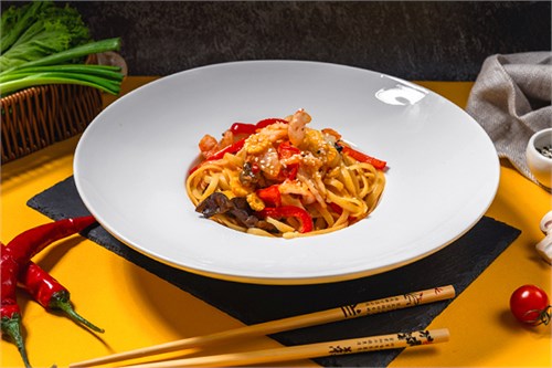 Вок с морепродуктами в соусе камикадзе  1093749