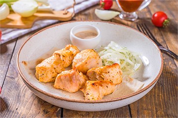 {{photo.Alt || photo.Description || 'Куриное филе на мангале'}}