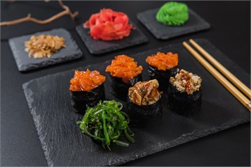 {{photo.Alt || photo.Description || 'Гункан сет'}}