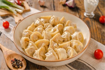 {{photo.Alt || photo.Description || 'Пельмени с говядиной и курицей замороженные, весовые'}}