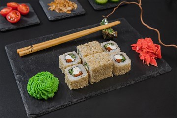 {{photo.Alt || photo.Description || 'Сакура'}}