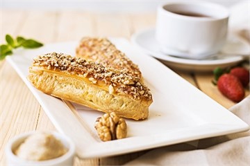 {{photo.Alt || photo.Description || 'Эклеры с кремом из грецкого ореха 5 шт'}}