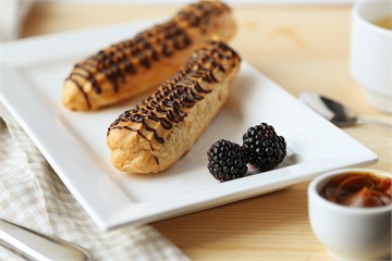 {{photo.Alt || photo.Description || 'Эклеры с кремом из варёного сгущеного молока 5 шт'}}