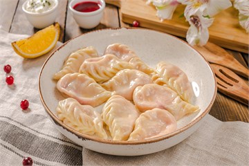 {{photo.Alt || photo.Description || 'Вареники с вишней и творогом замороженные, весовые'}}