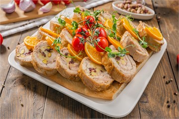 {{photo.Alt || photo.Description || 'Рулет из курицы с вялеными томатами и фисташками  Доставка '}}