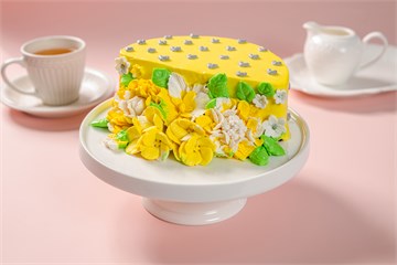 {{photo.Alt || photo.Description || 'Бенто-торт Сникерс праздничный'}}