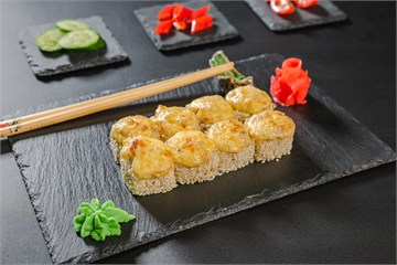 {{photo.Alt || photo.Description || 'Запечённый ролл с угрём'}}