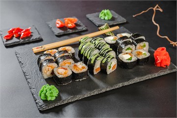 {{photo.Alt || photo.Description || 'Сет роллов №3'}}