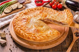 {{photo.Alt || photo.Description || 'Пирог с курицей и баклажанами'}}