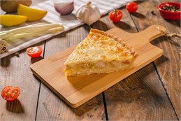{{photo.Alt || photo.Description || 'Киш с курицей, моцареллой и картофелем'}}